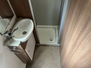 /photos/11433/5e25d2fa-845a-733a-ea28-e0ef738165dd_i320x240.jpg