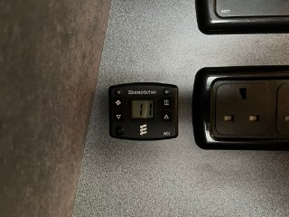 /photos/11433/7a402e8a-25ae-cb37-9916-2fdc4398c47d_i320x240.jpg