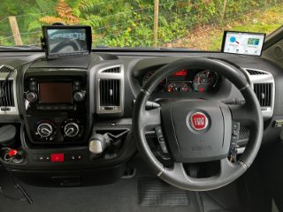 /photos/11433/df1254e1-99f2-f7eb-1c62-e856d18b5650_i320x240.jpg